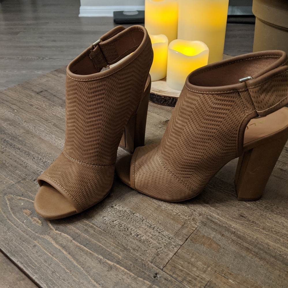 Aldo suede booties 7.5 brand new